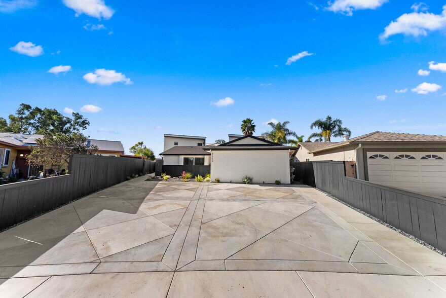 More Photos Of 8353 Ivory Coast Dr, San Diego Multifamily For Sale