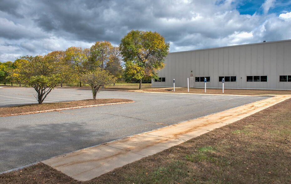 More Photos Of 10 Bowman Dr, Keene Warehouse For Sale