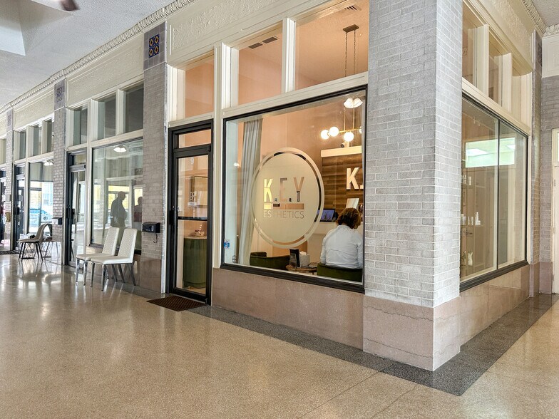 More Photos Of 104 W Reynolds St, Plant City Storefront Retail Office For Sale