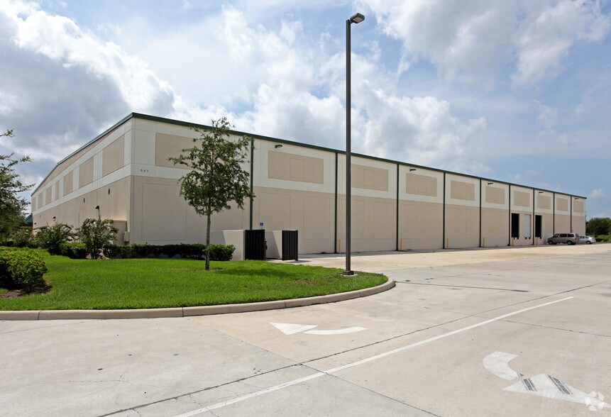 More Photos Of 567 Ocoee Business Pky, Ocoee Warehouse For Lease