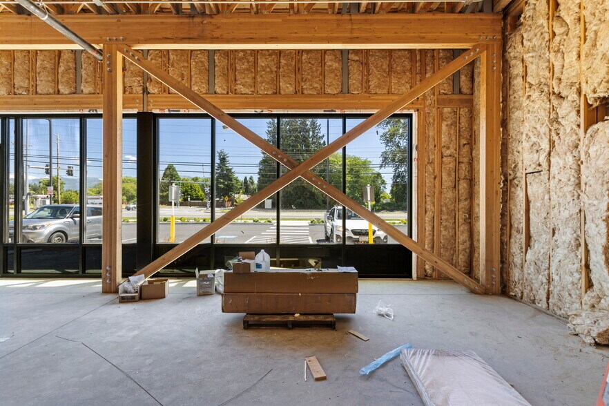 More Photos Of 1102 State Rte 20, Sedro Woolley General Retail For Lease