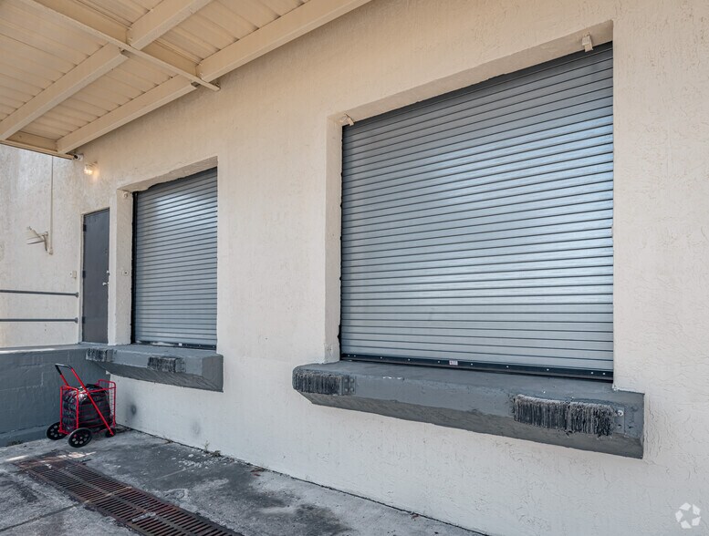 More Photos Of 3705 W Commercial Blvd, Fort Lauderdale Showroom For Lease