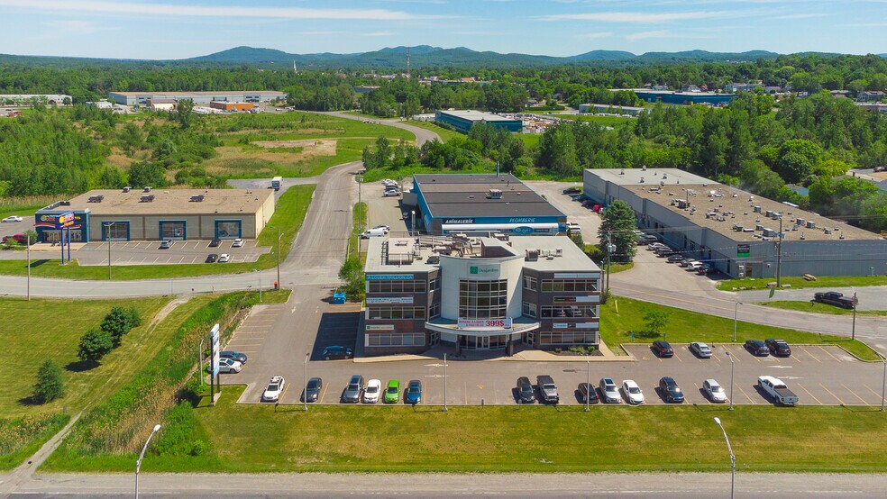 More Photos Of 145 Rue De Sherbrooke, Cowansville Office For Lease