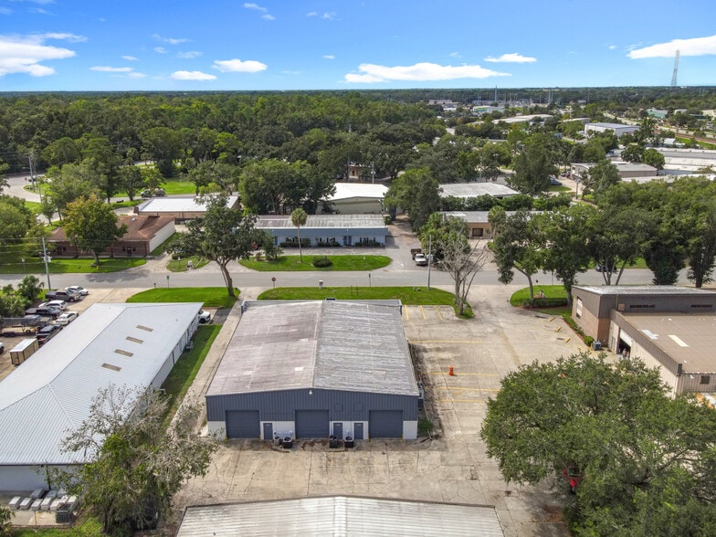More Photos Of 1969 Corporate Sq, Longwood Light Manufacturing For Sale
