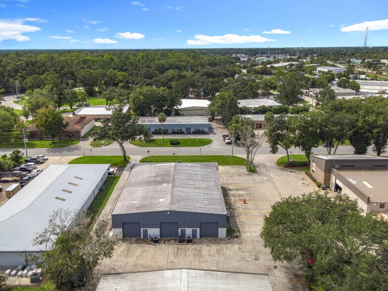 More Photos Of 1969 Corporate Sq, Longwood Light Manufacturing For Lease