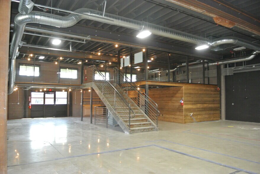 More Photos Of 216 E Coeur D Alene Ave, Coeur d'Alene Bar For Lease