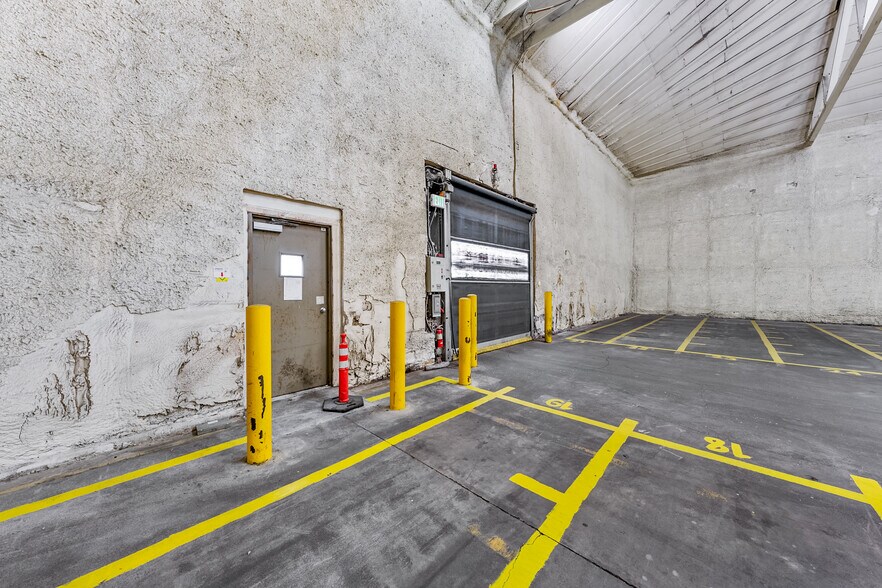 More Photos Of 661 S Fir St, Medford Refrigeration Cold Storage For Lease