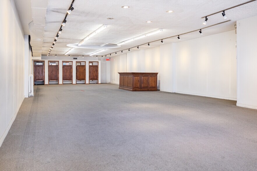 More Photos Of 6982-6984 Saint-Hubert Rue, Montréal Storefront Retail Residential For Sale