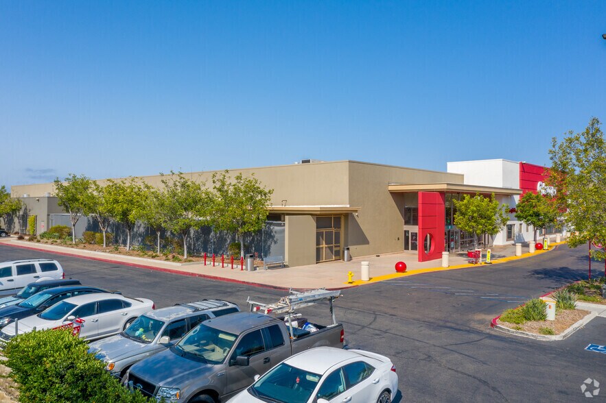 More Photos Of 1711-1990 University Dr, Vista Unknown For Lease