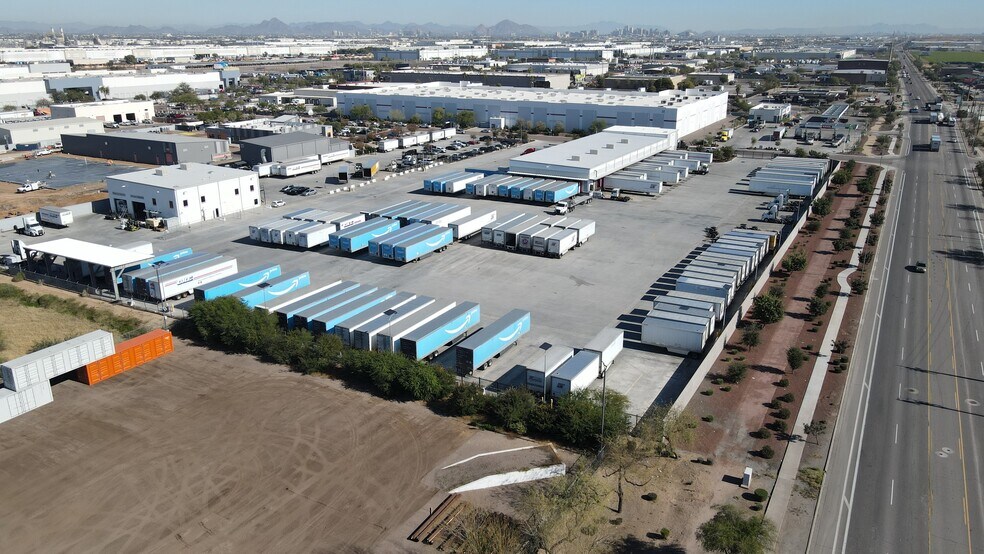 More Photos Of 2700 S 52nd Ave, Phoenix Truck Terminal For Lease