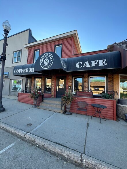 More Photos Of 256 S Main St, Zumbrota Storefront Retail Office For Sale