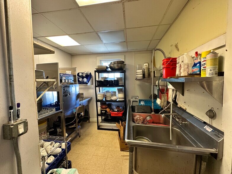 More Photos Of 20-22 Lafayette St, Norwich Storefront Retail Residential For Sale