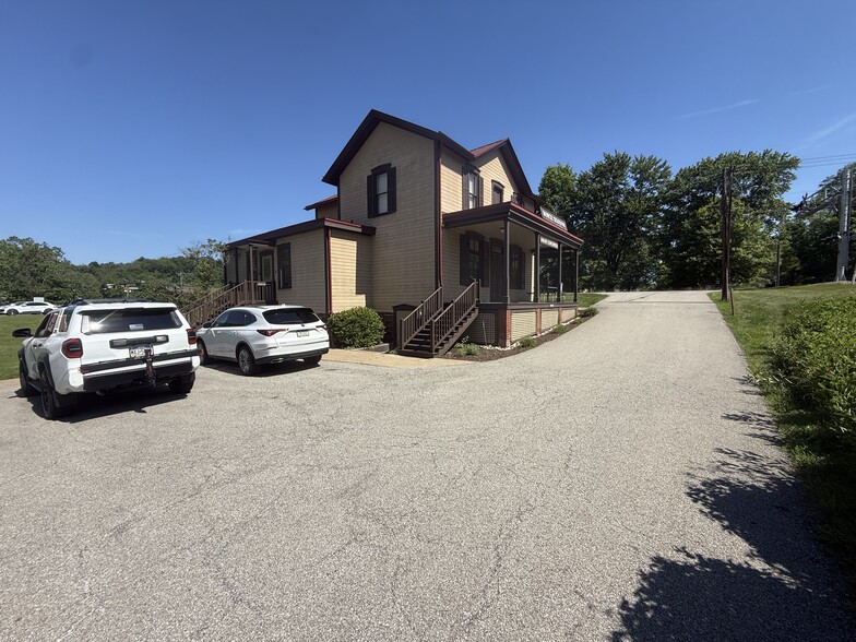 More Photos Of 1050 Boyce Rd, Pittsburgh Office For Sale