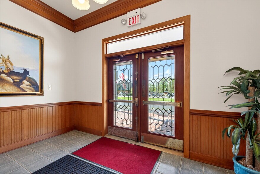 More Photos Of 1964 N Lakeman Dr, Bellbrook Medical For Sale