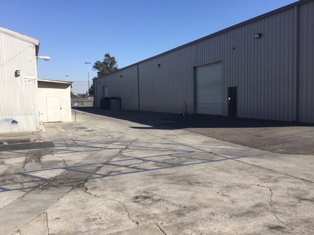 More Photos Of 7512 Maie Ave, Los Angeles Warehouse For Lease