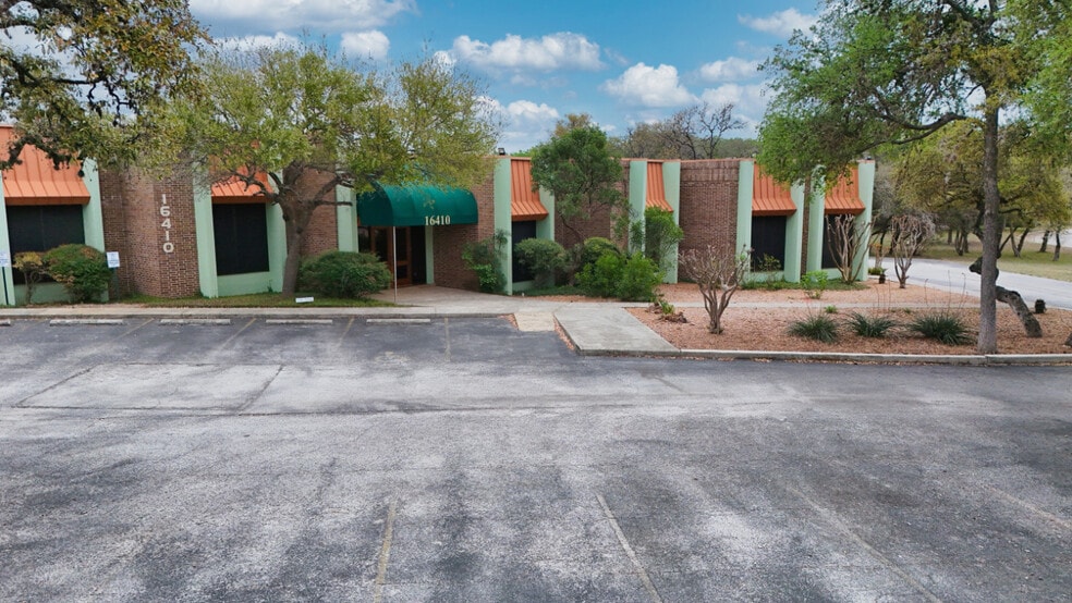 More Photos Of 16410 Blanco Rd, San Antonio Office For Lease