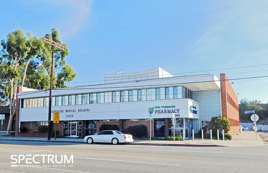 Primary Photo Of 13320 Riverside Dr, Sherman Oaks Medical For Lease