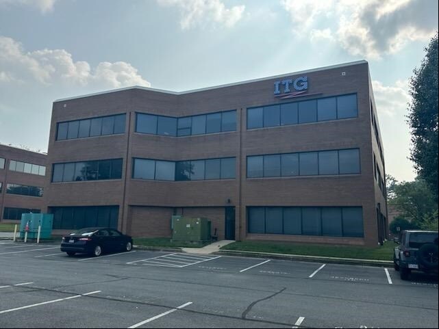 More Photos Of 2745 Hartland Rd, Falls Church Office For Sale