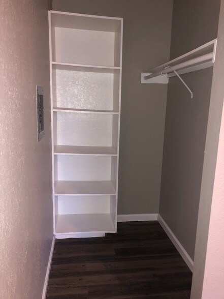 More Photos Of 501 Elm St, Sweetwater Apartments For Sale