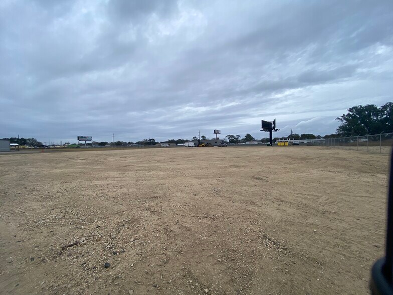 More Photos Of 9149 US-69, Port Arthur Industrial For Lease