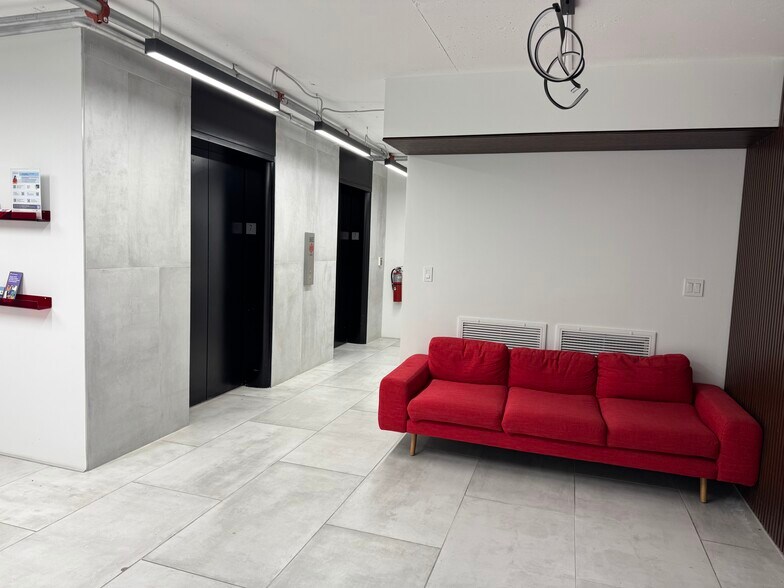 More Photos Of 1720 Harrison St, Hollywood Office Residential For Sale