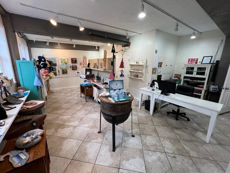 More Photos Of 69 Johnson St, Lubec Hotel For Sale