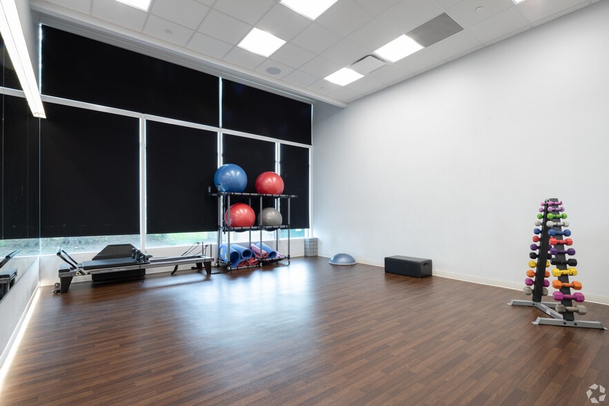 More Photos Of 2000 S Colorado Blvd, Denver Office For Lease