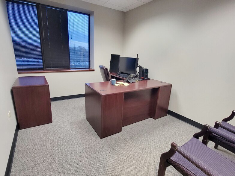 More Photos Of 9501 W 144th Pl, Orland Park Office For Lease