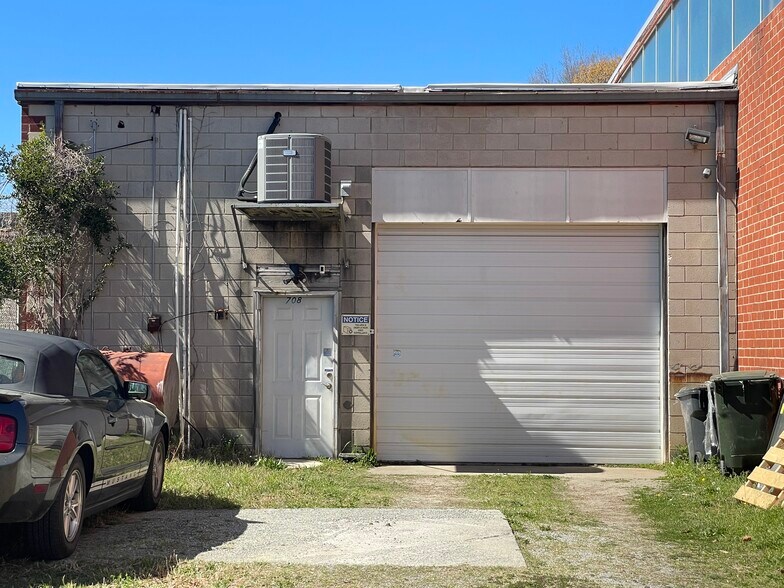 More Photos Of 708 N William St, Goldsboro Light Manufacturing For Lease