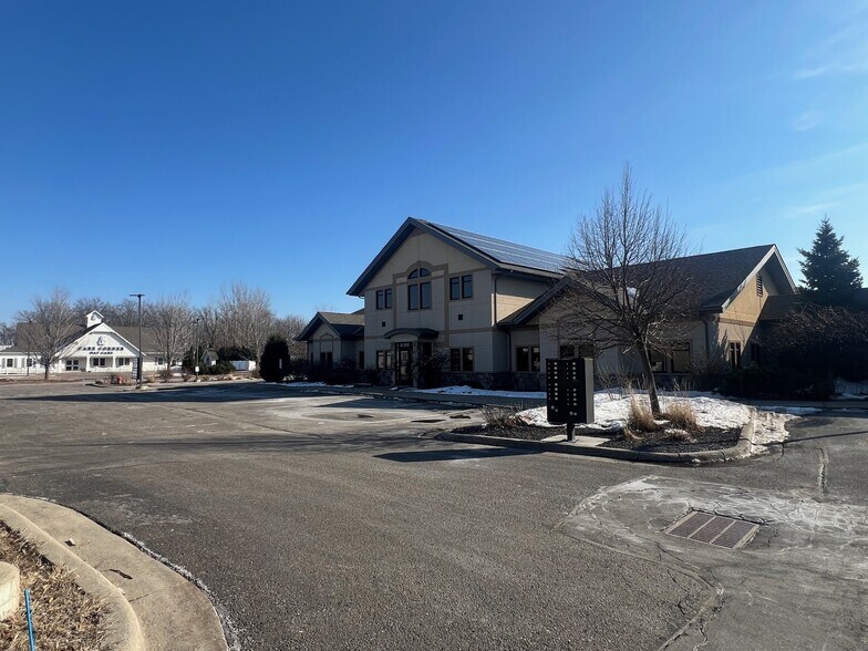 More Photos Of 121 Saint Andrews Ct, Mankato Medical For Lease