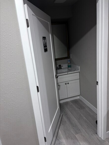 More Photos Of 1712 6th Ave, Tacoma Office Residential For Lease