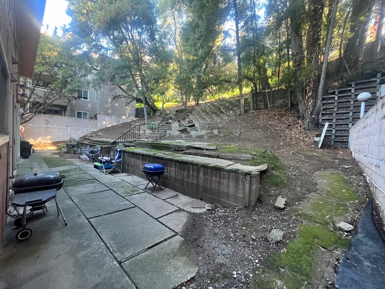 More Photos Of 9716 Mountain Blvd, Oakland Apartments For Sale