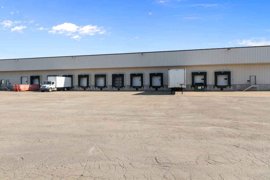 More Photos Of 2435 Schultz Rd, Neenah Warehouse For Lease