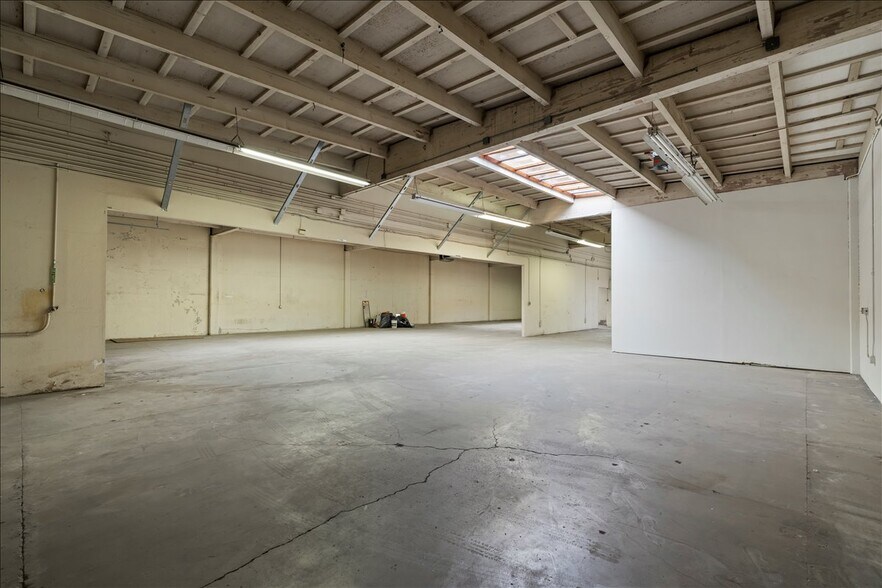More Photos Of 930 Industrial Ave, Palo Alto Warehouse For Sale