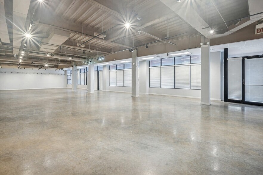 More Photos Of 4420-4428 N Clark St, Chicago Apartments For Sale