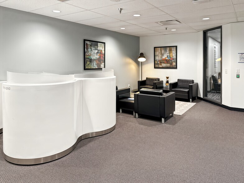 More Photos Of 26 W Dry Creek Cir, Littleton Coworking Space
