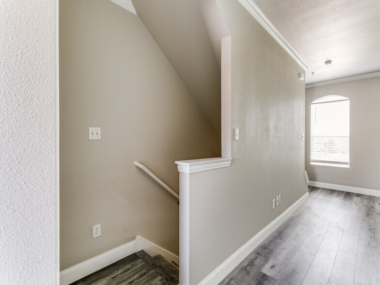 More Photos Of 391-347 E Main St, Lewisville Apartments For Sale