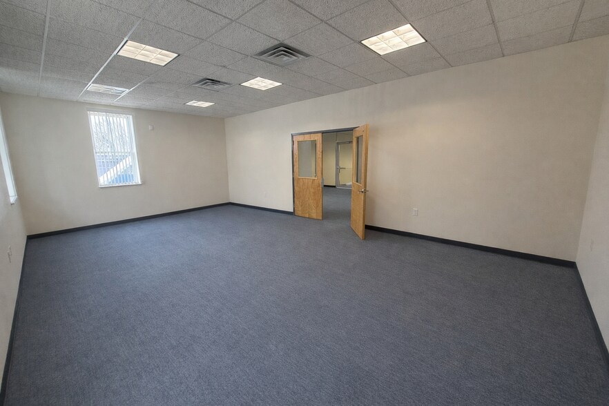 More Photos Of 545 Cary Ave, Staten Island Office For Lease