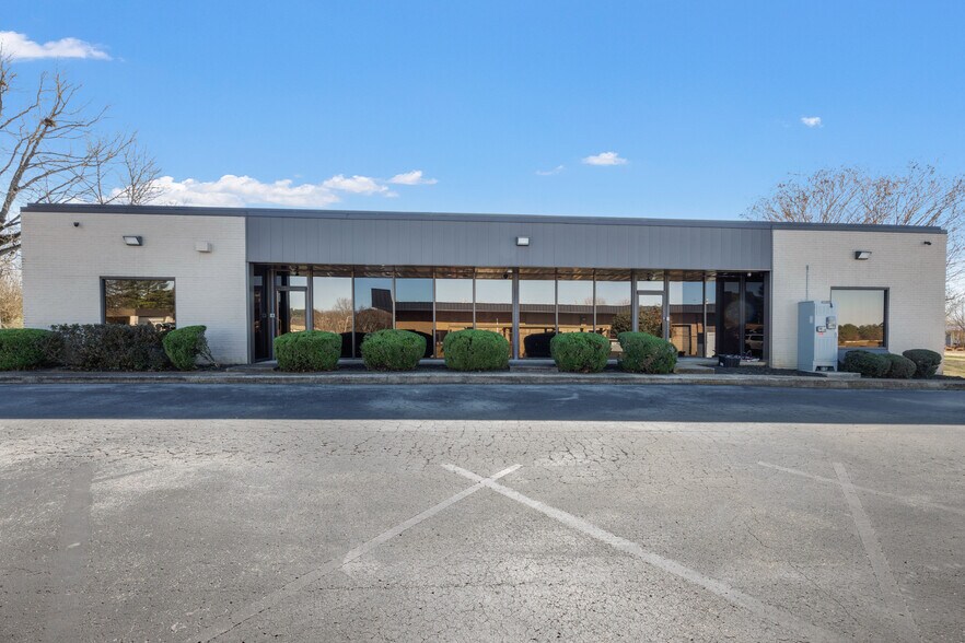 More Photos Of 57 Directors Row, Jackson Office For Sale