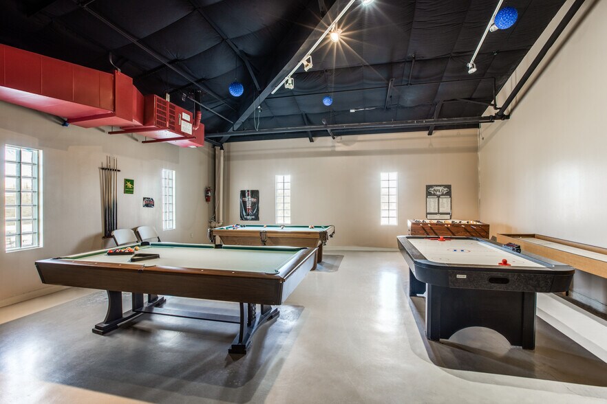 3434 S Collins St, Arlington, TX 76014 Skating Rink For Sale