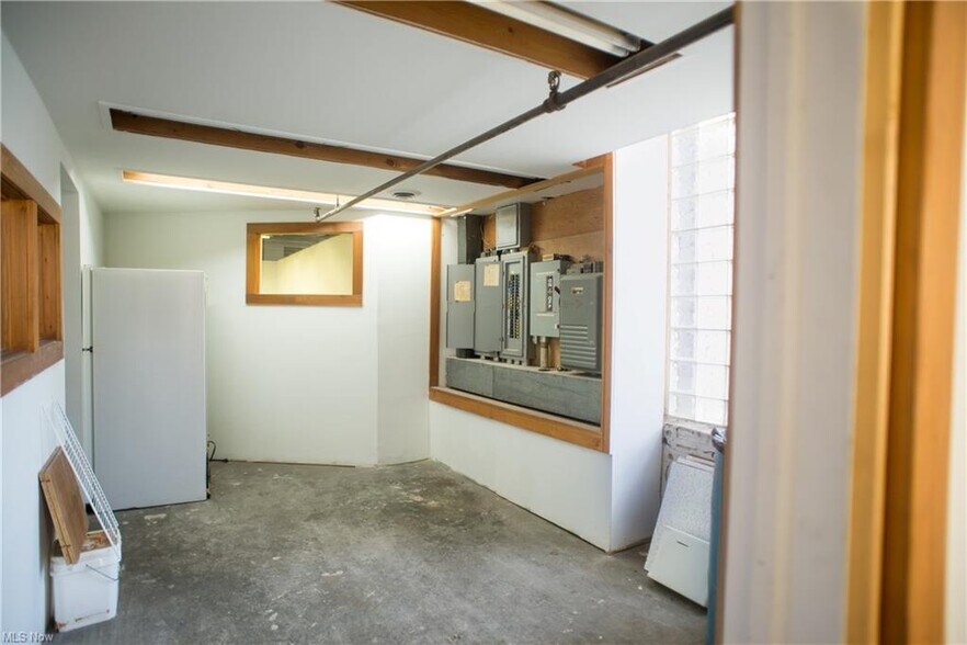 More Photos Of 8110 Lake Ave, Cleveland Manufacturing For Lease