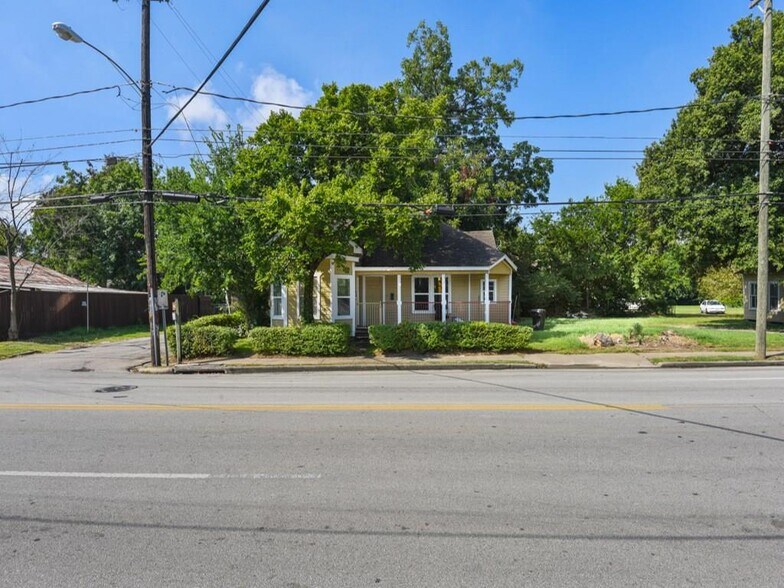More Photos Of 3203 N Main St, Houston Land For Sale