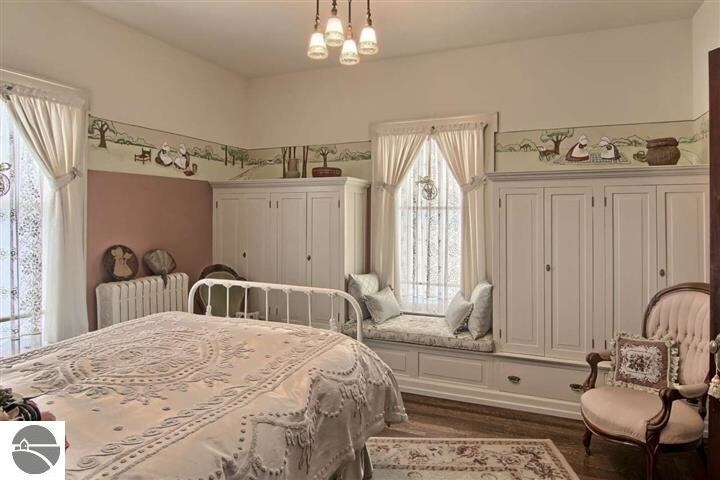 More Photos Of 230 Wellington St, Traverse City Hospitality For Sale