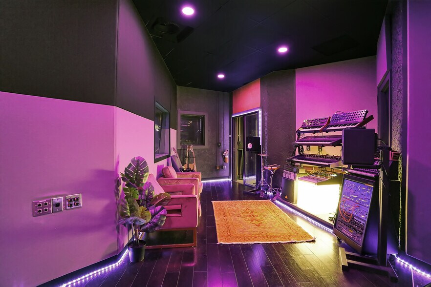 More Photos Of 2258 Young Ave, Memphis Loft Creative Space For Sale