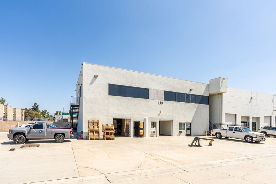 More Photos Of 127-129 S 8th Ave, La Puente Warehouse For Sale