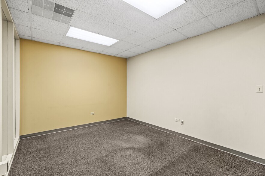 More Photos Of 704 N Cannon Blvd, Kannapolis Bank For Lease