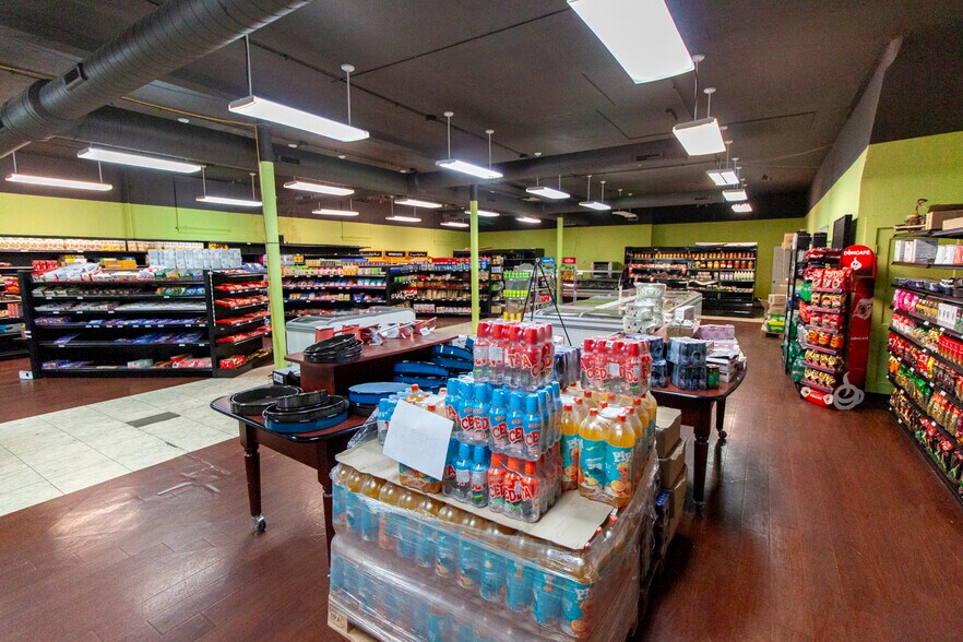 More Photos Of 5003-5005 Gravois Ave, Saint Louis Storefront Retail Residential For Lease