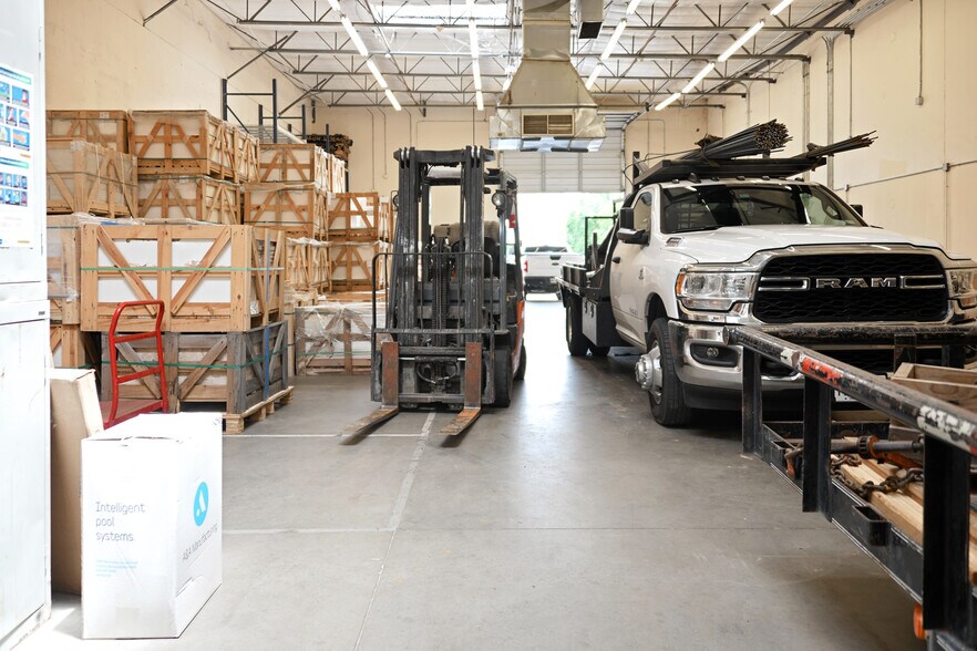 More Photos Of 4500 Blalock Rd, Houston Flex For Lease