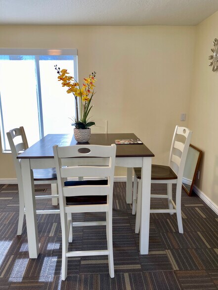 More Photos Of 579 S Main St, Kaysville Office For Sale