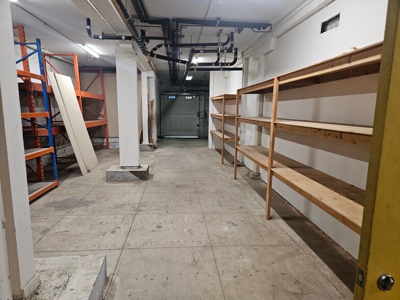 More Photos Of 260 N Petaluma Blvd, Petaluma Storefront Retail Office For Lease